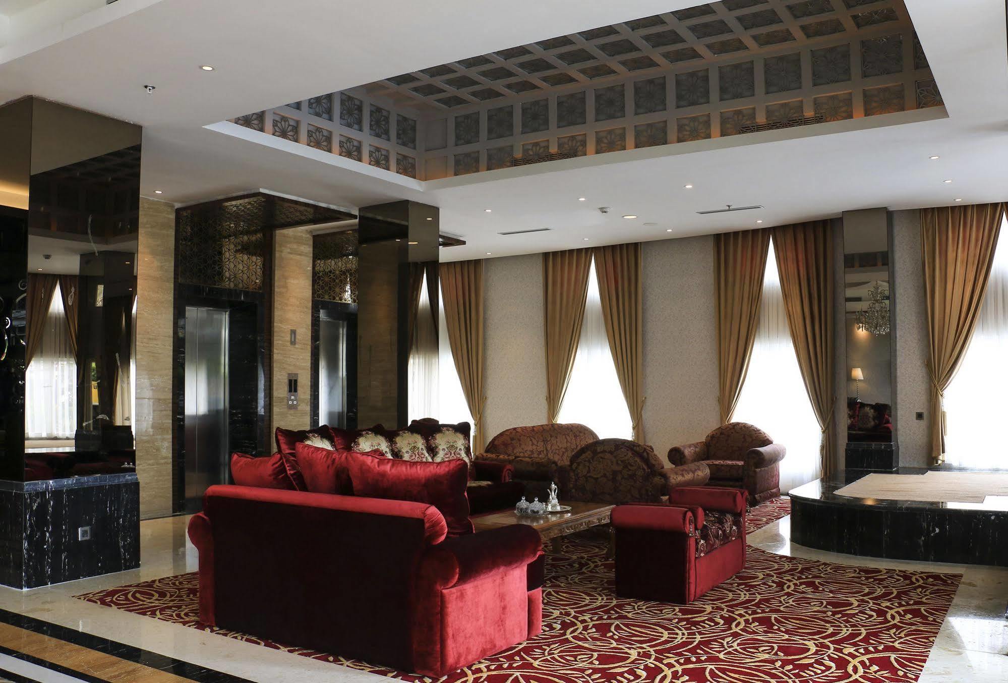 Cinnamon Hotel Boutique Syariah Tutugan Esterno foto