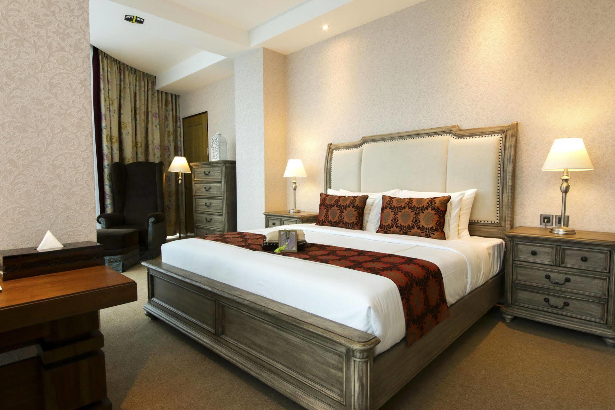 Cinnamon Hotel Boutique Syariah Tutugan Esterno foto