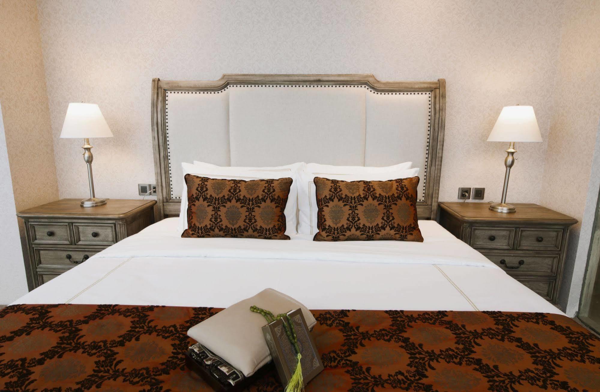 Cinnamon Hotel Boutique Syariah Tutugan Esterno foto