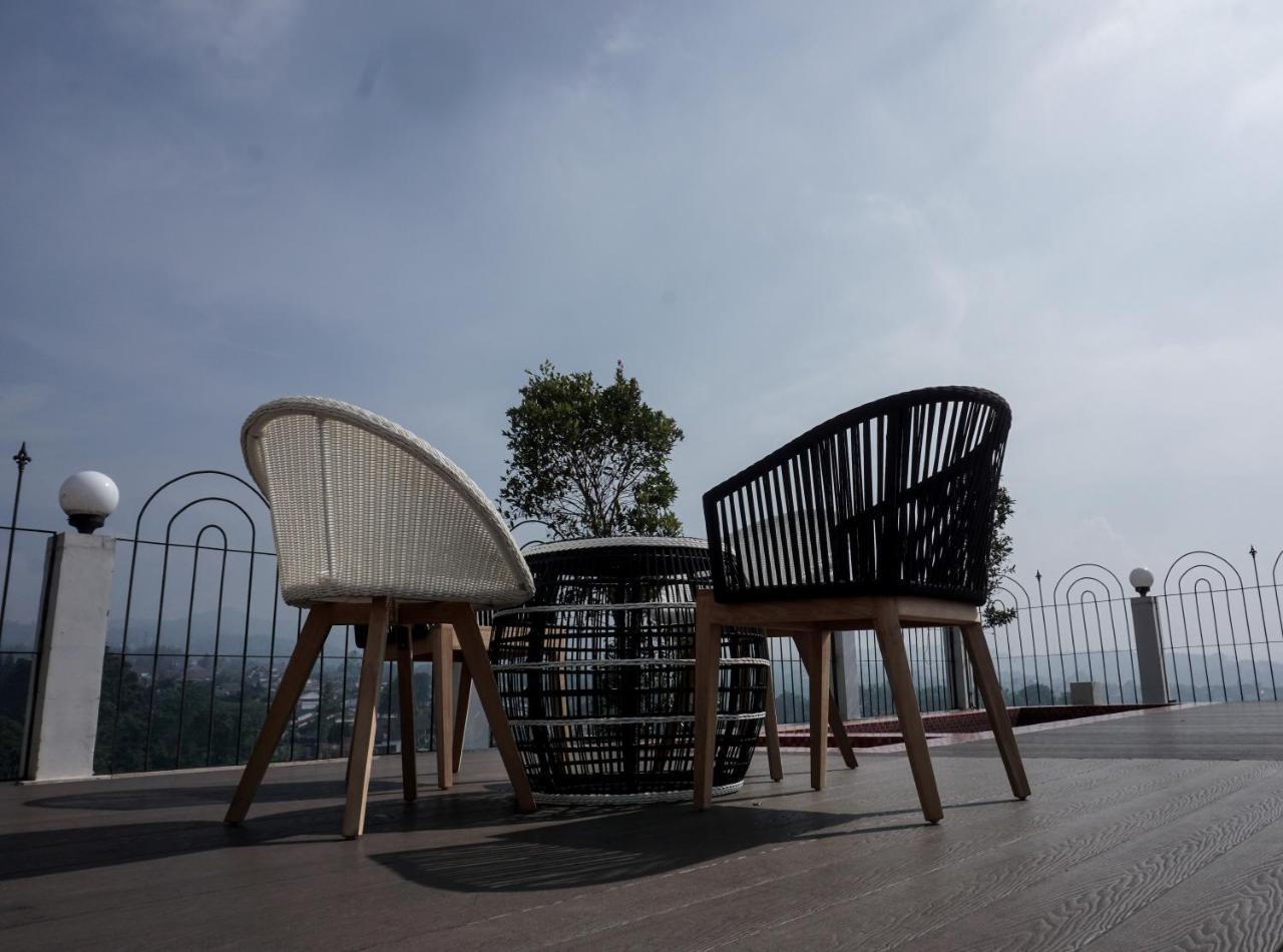 Cinnamon Hotel Boutique Syariah Tutugan Esterno foto